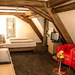 Hofgut Hohenkarpfen 3*