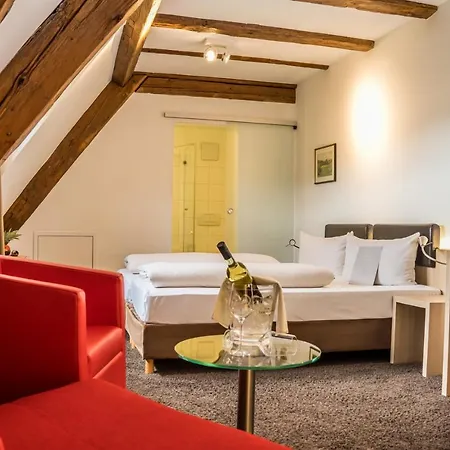 Hofgut Hohenkarpfen Hotel Hausen ob Verena