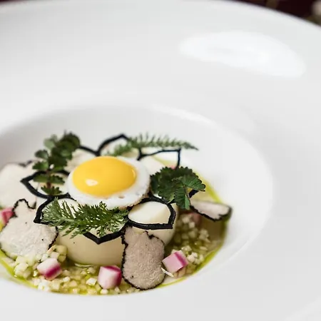 Hofgut Hohenkarpfen 3*