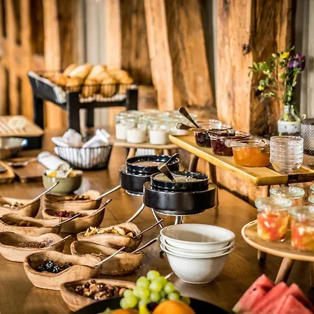 Hofgut Hohenkarpfen Hotel 3*