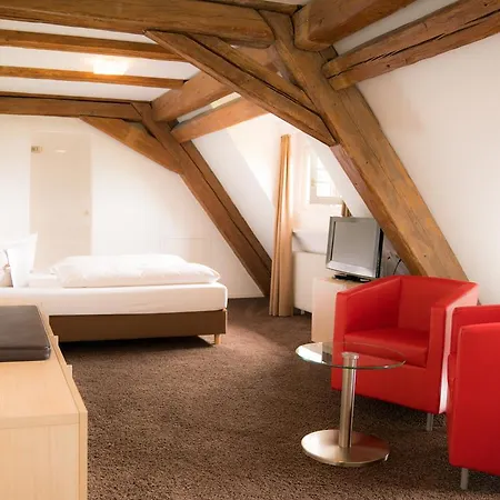 Hofgut Hohenkarpfen 3*